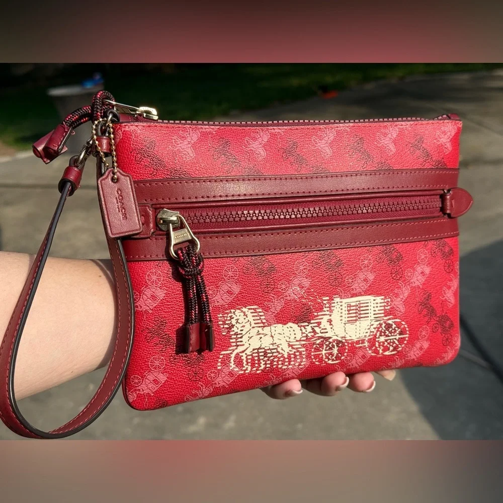 Coach Rare Red 9.25”x6.75” F84635 JAY SHELLS Horse & Carriage Gallery Pouch NWOT